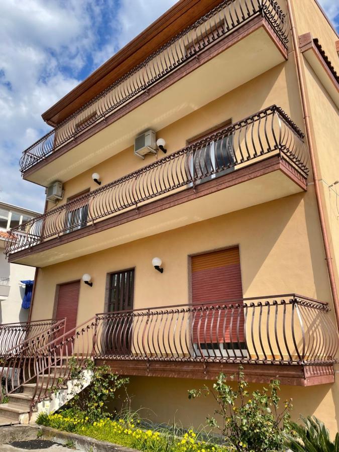 Pipa'S Suntrap Apartment Taormina Ngoại thất bức ảnh