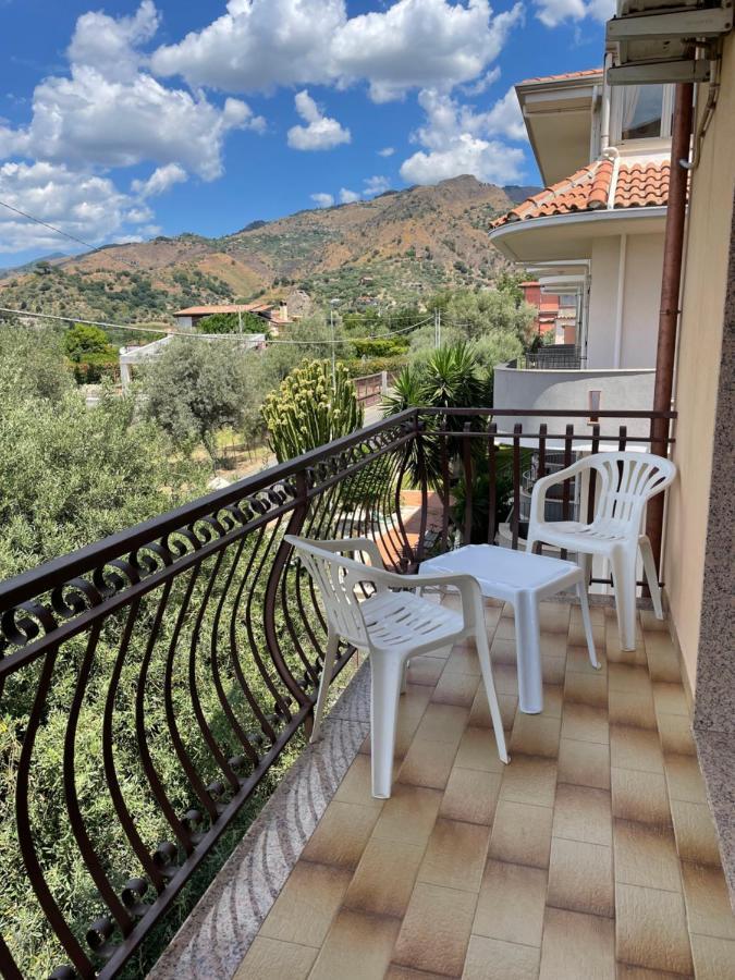 Pipa'S Suntrap Apartment Taormina Ngoại thất bức ảnh